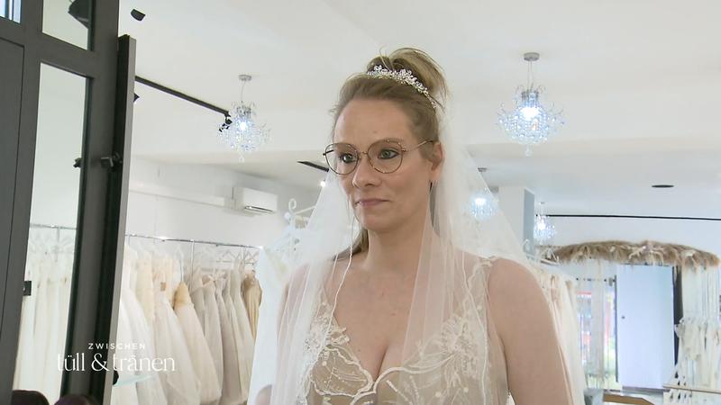 Wird Nicole zur sexy Halloween-Braut?