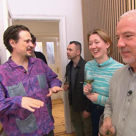 "Das perfekte Dinner"-Gastgeber Mato hat irgendwie den Stress eines solchen Abends unterschätzt. Und neugierige Gäste helfen da auch nicht gerade.