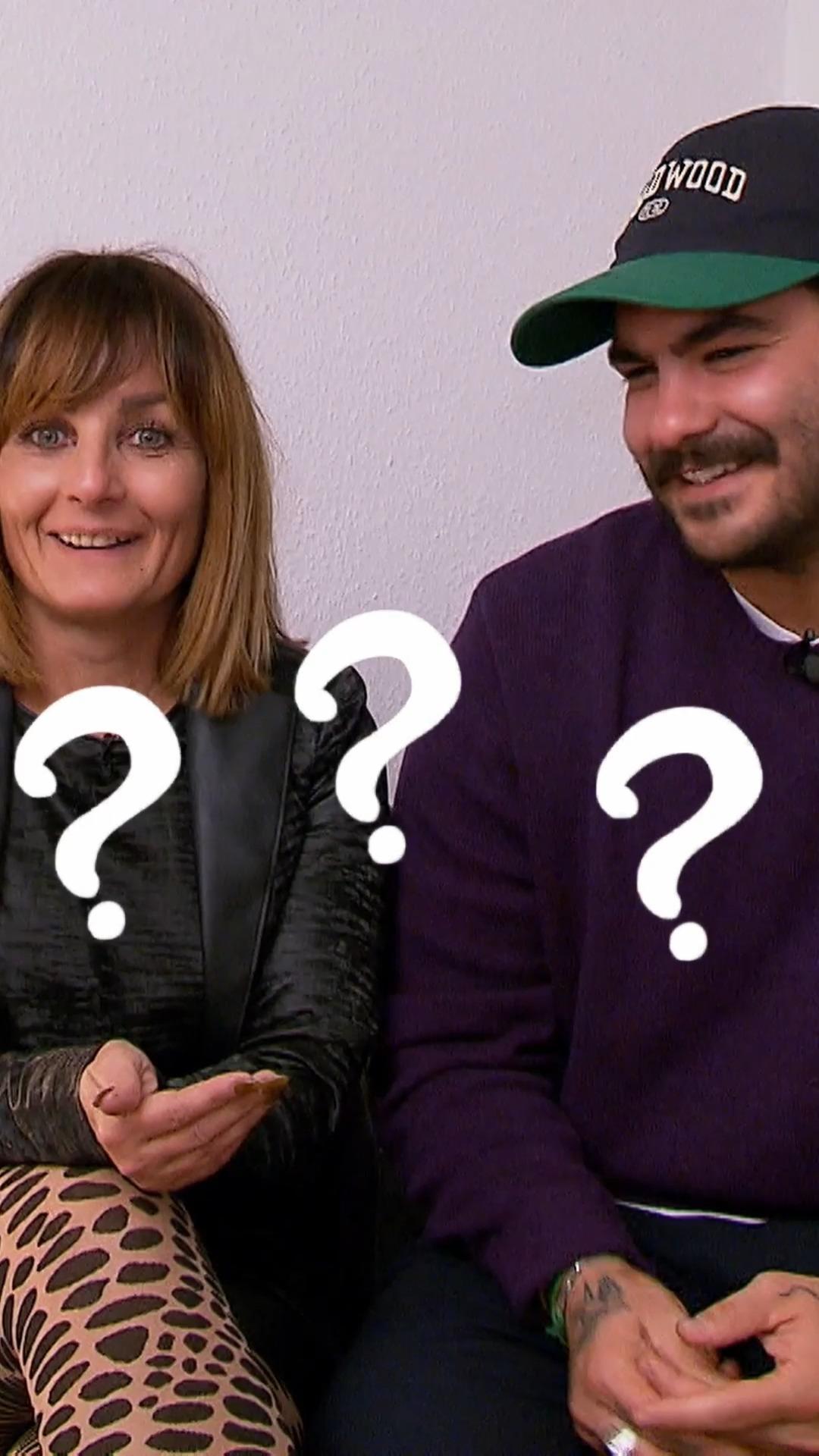 Fragende Blick in der Dinnerrunde