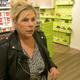 Lili kauft als erstes drei Paar Schuhe - sonst nichts
