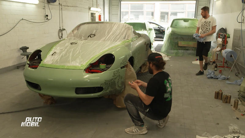 Beim Porsche besprühen braucht man ein gutes Auge