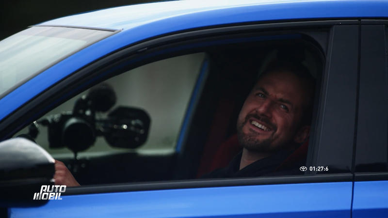 Wie lässt sich ein Serienwagen wie ein Rennauto fahren?