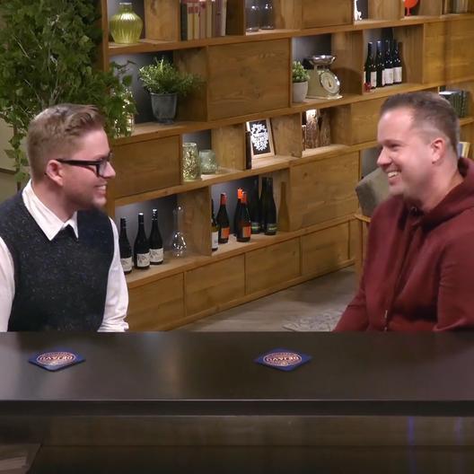 Kevin ist gar nicht mehr so viel im Nachtleben unterwegs. Ob das dann mit dem fabulösen Paradiesvogel Fabian passen kann?