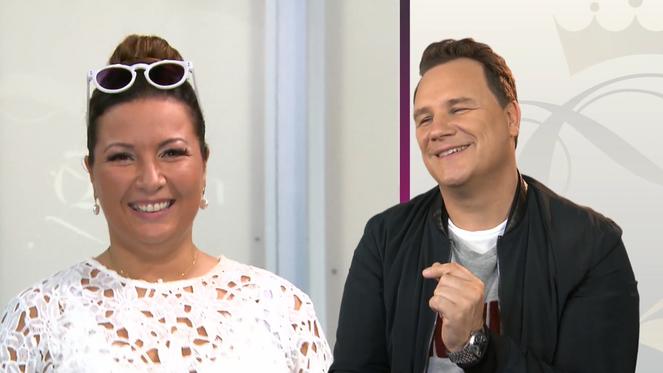 Kandidatin Nozha strahlt in ihrem Sommer-Look Freude und Glücksgefühle aus