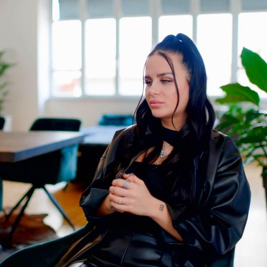 Marija gibt ihren sicheren Job auf, um Influencerin zu werden