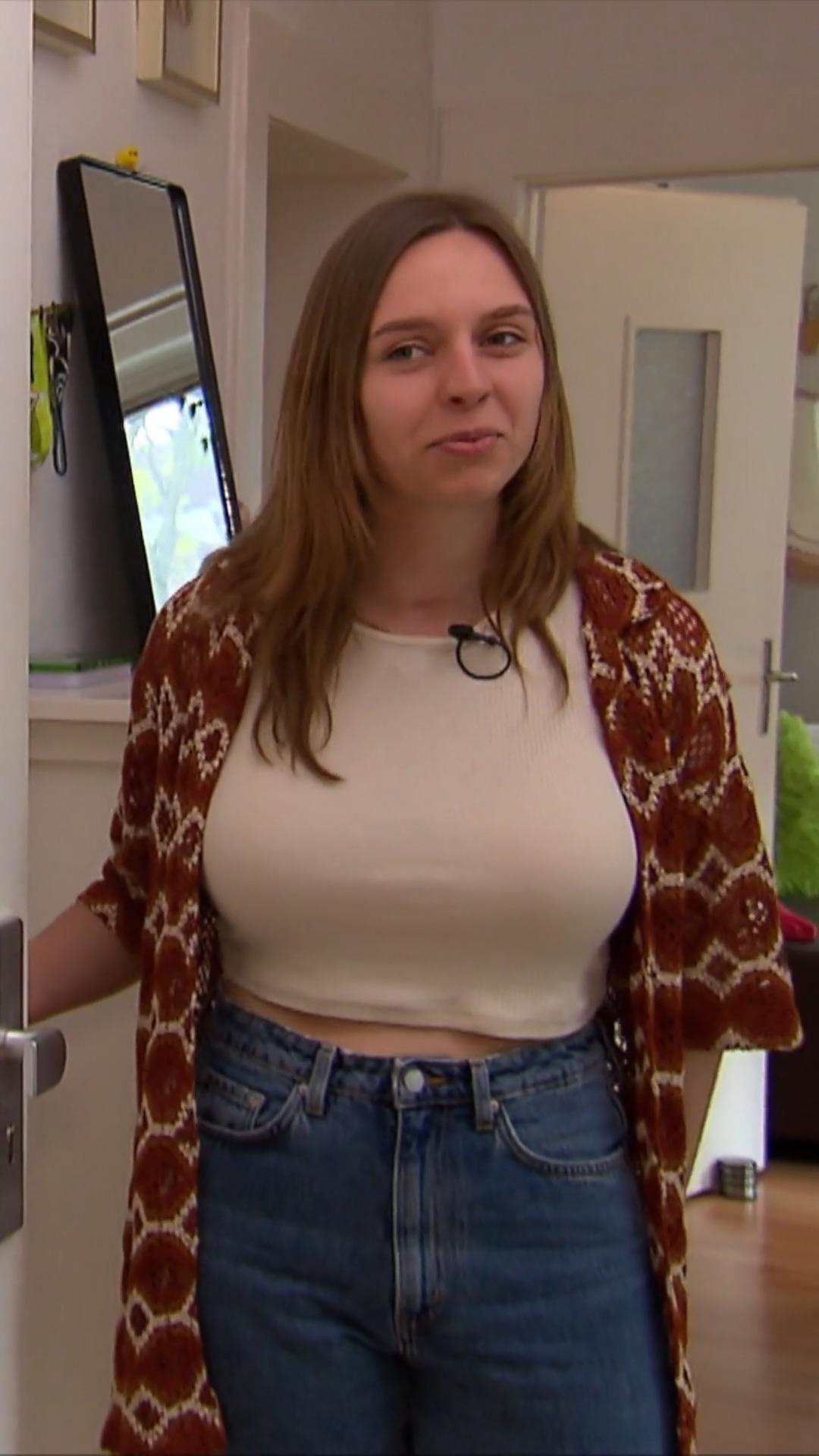 Maren eröffnet die Shopping-Woche in Münster mit royalem Humor