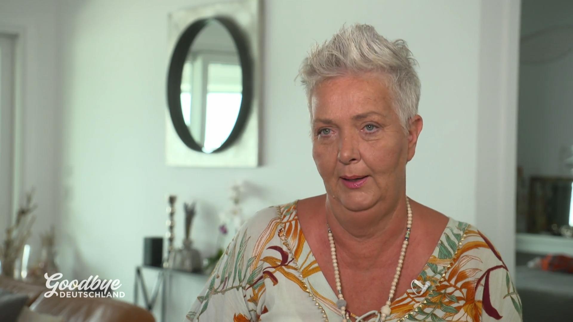 Maklerin Sonja zeigt eine Villa für 1,6 Millionen Dollar