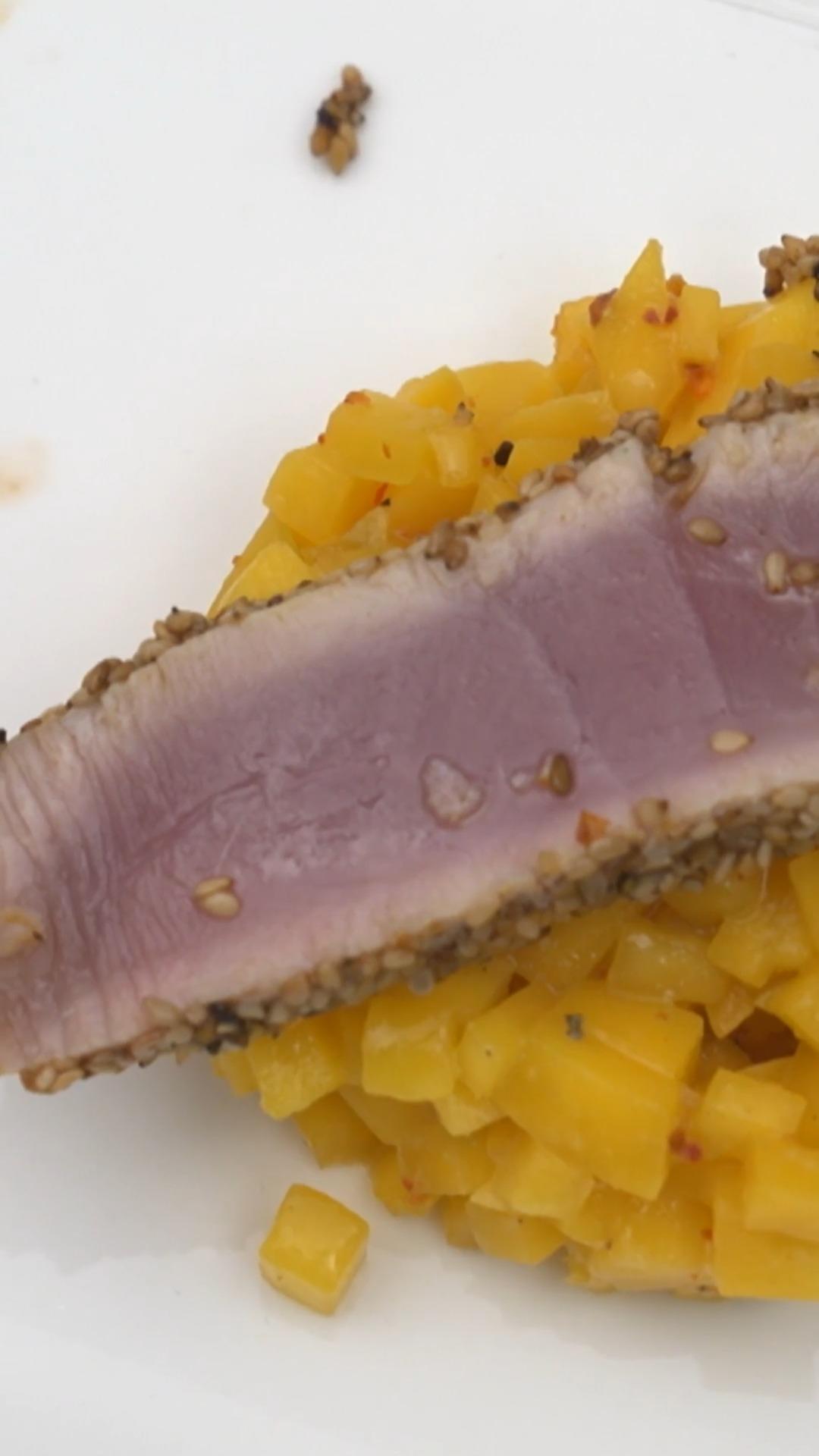 Beef- und Mangotatar mit Thunfisch
