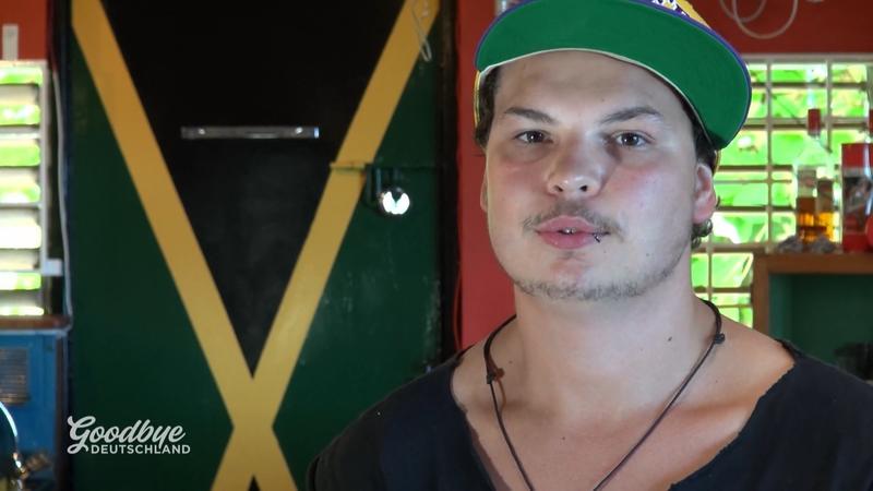 Marians Verlobte besucht das neue Hostel