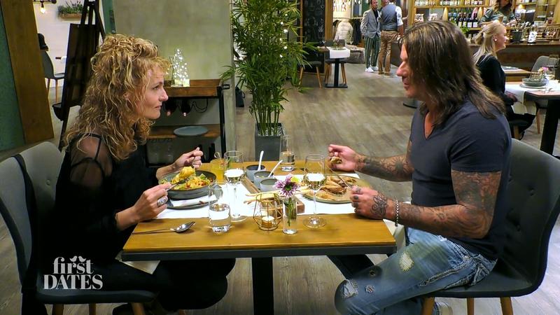 Ilona findet: "Er hat was von Rockstar"