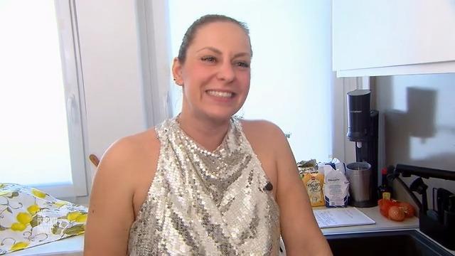 Discokugeln und Glitzer-Outfit: Jennys Dinner ist Glamour pur