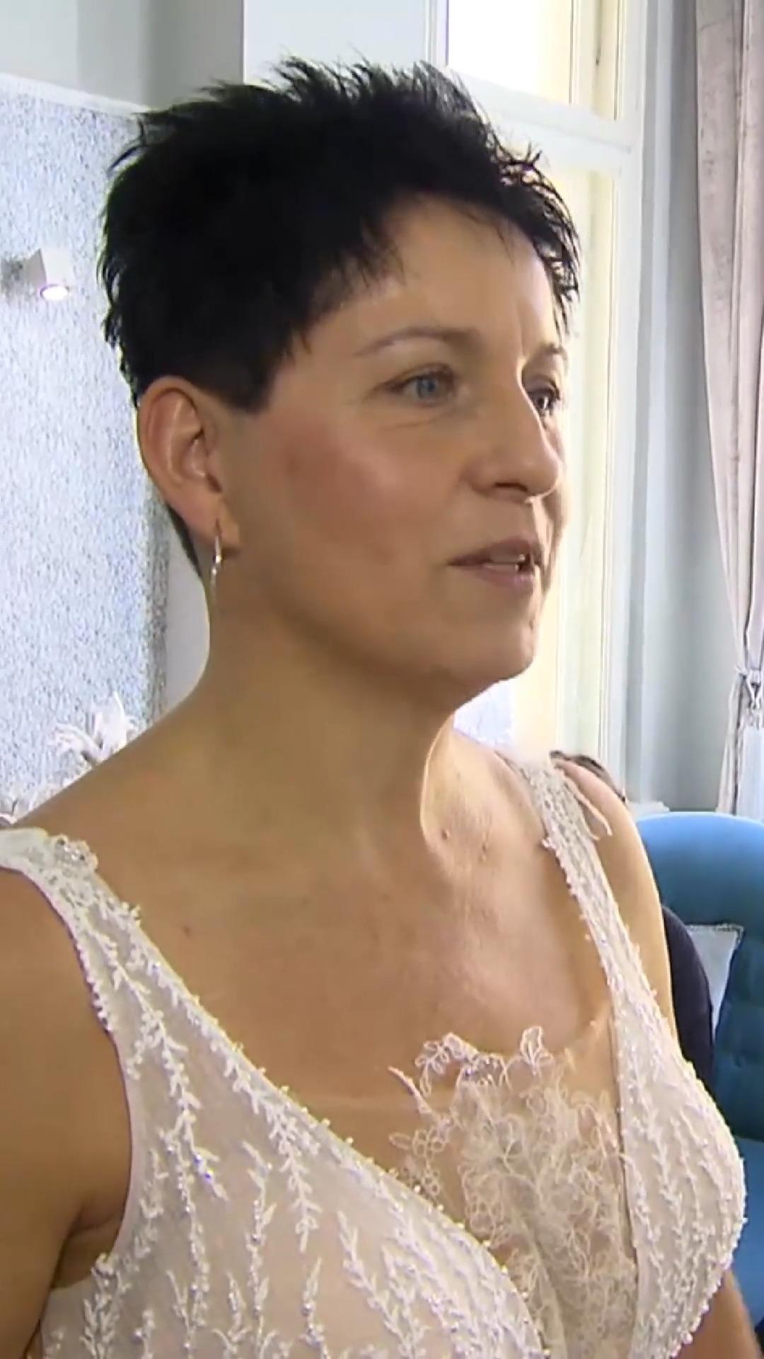 Das erste Kleid ist ein Reinfall