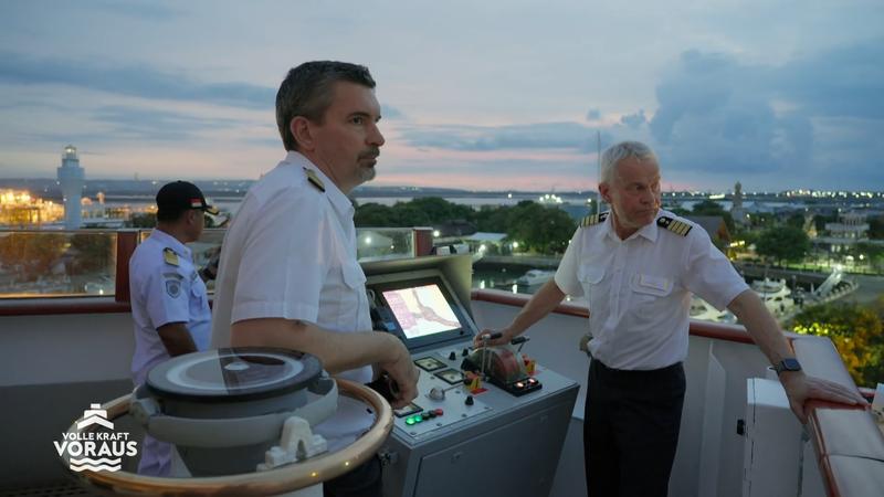 Volle Kraft voraus: Das Schiff sticht in See