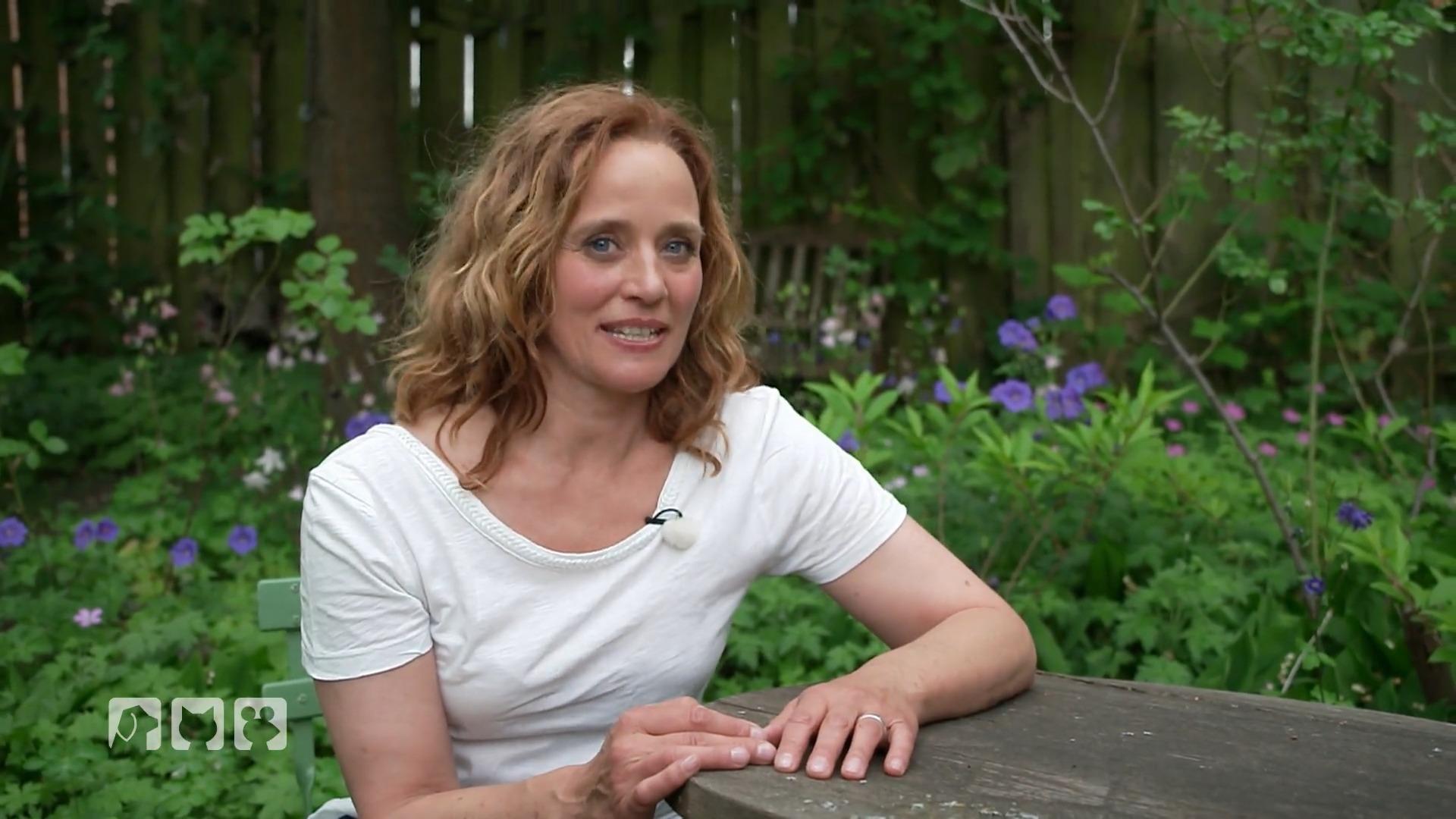 Ein Welpe zieht bei Kate Kitchenham ein