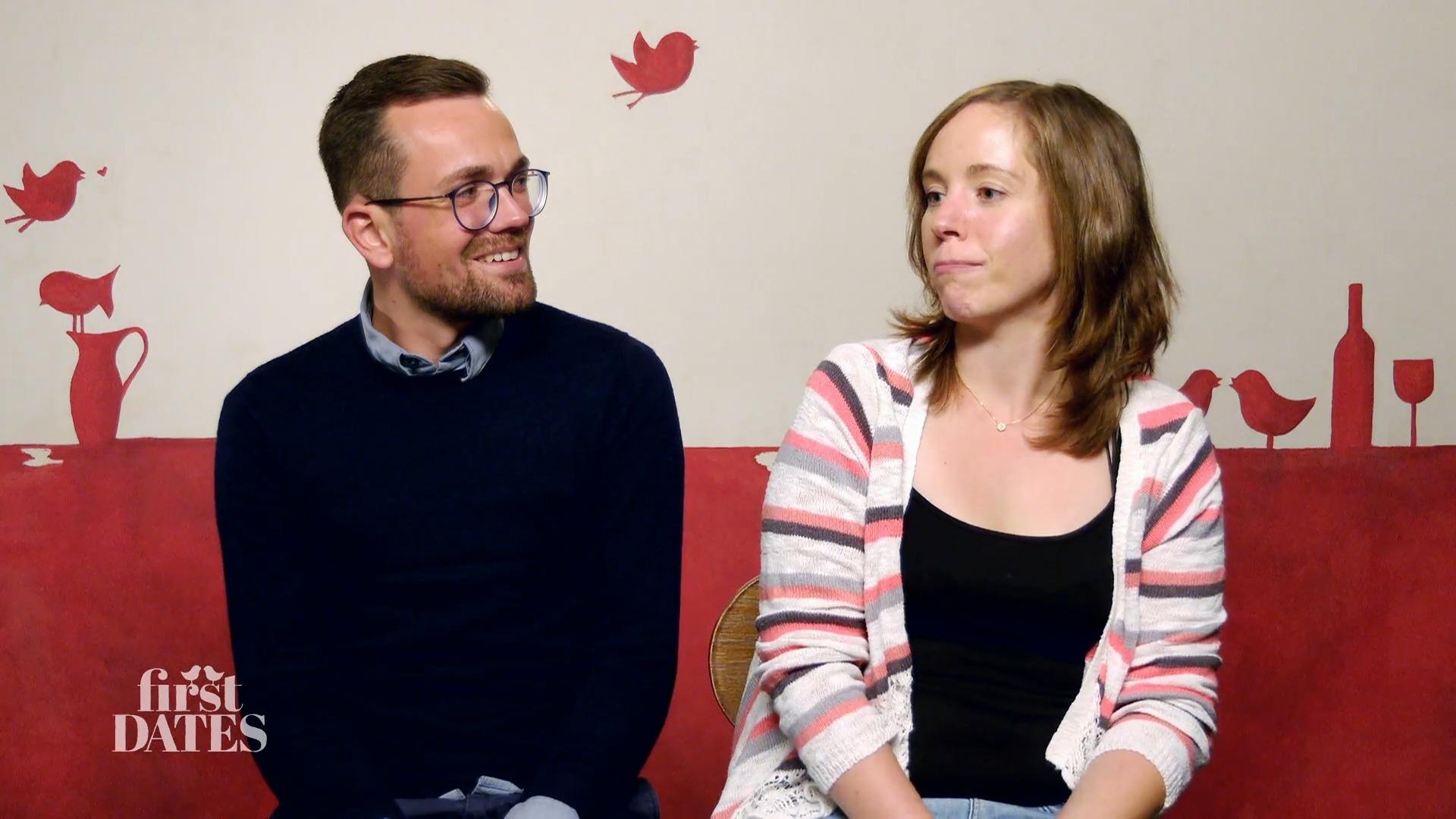 Carina und Florian bleiben bei einem Treffen