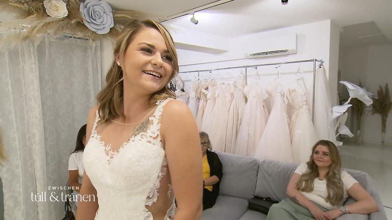Welches Kleid passt zu Sophia?