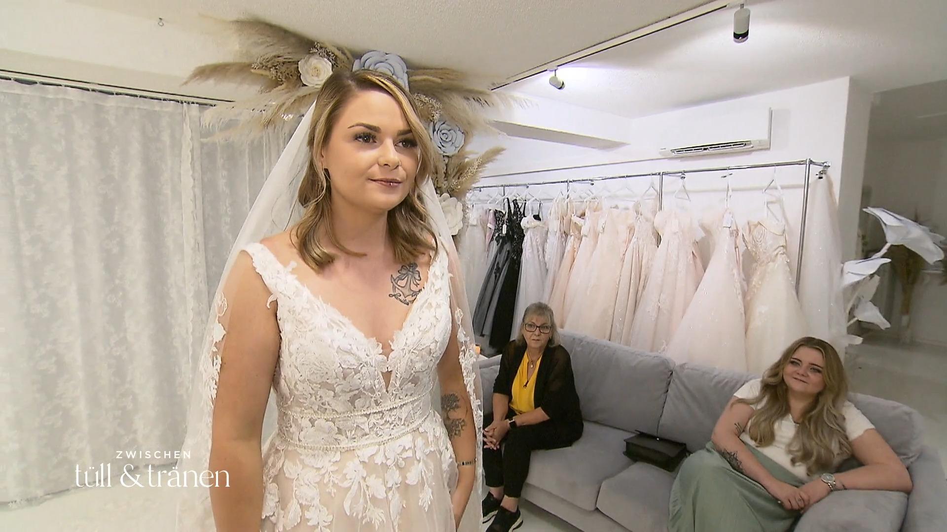 Kann Kleid Nummer drei Sophias Herz erobern?