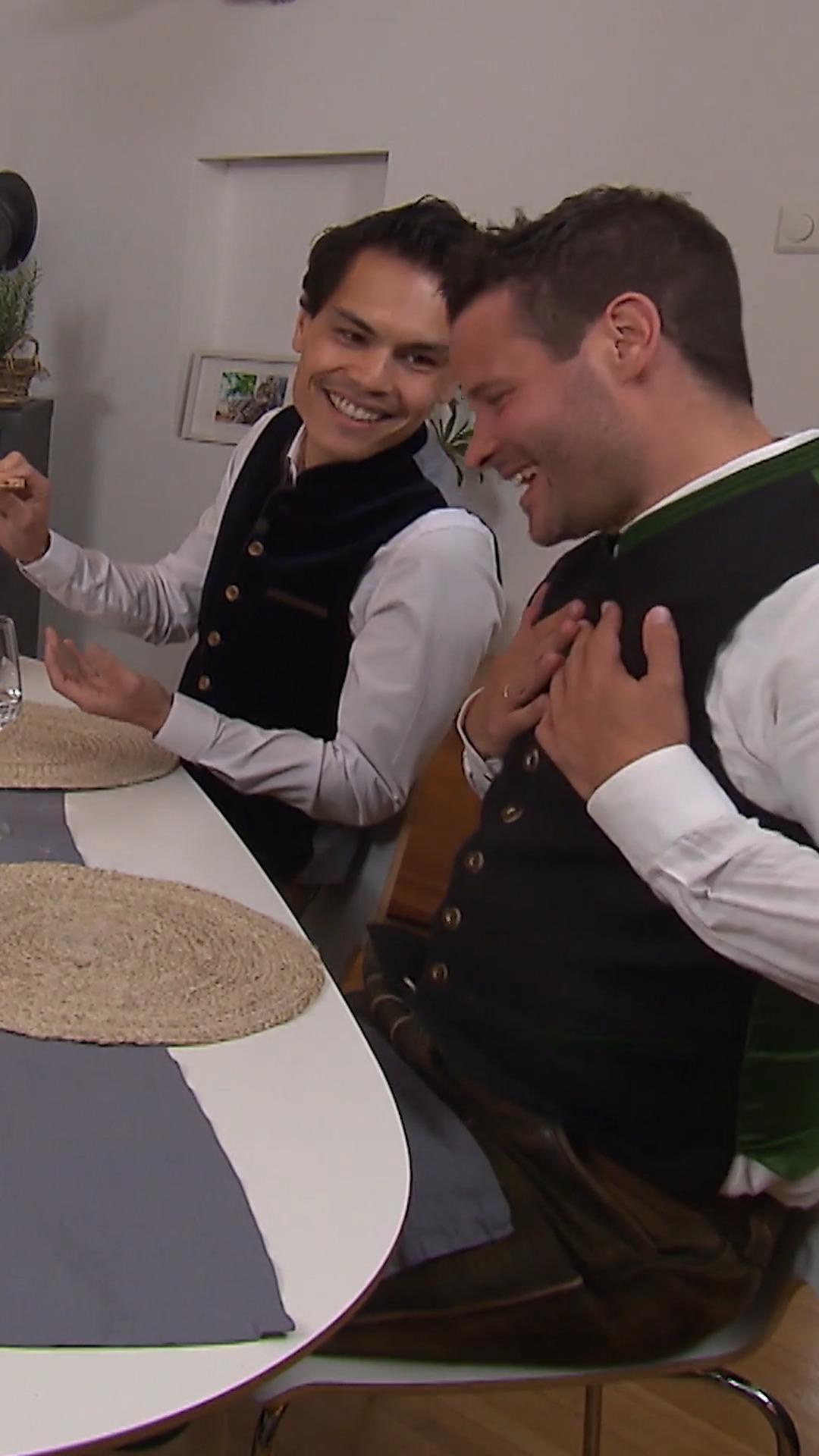 Timo hat für Lars eine Überraschung