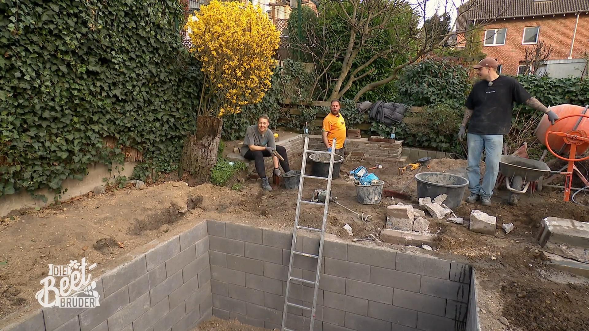 Der Senkgarten nimmt Form an