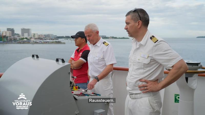 Das Kreuzfahrtschiff steuert Kota Kinabalu an