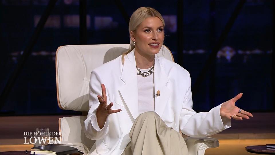 Sanja präsentiert „Entzück dich selbst“ – ein Toy fürs Kissenreiten