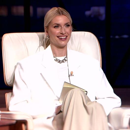 Lena Gercke ist als Gastlöwin bei DHDL dabei 