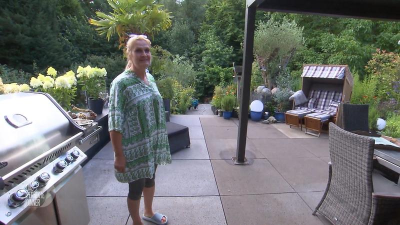 Kräuterhexe Barbara zeigt ihre Outdoor-Küche