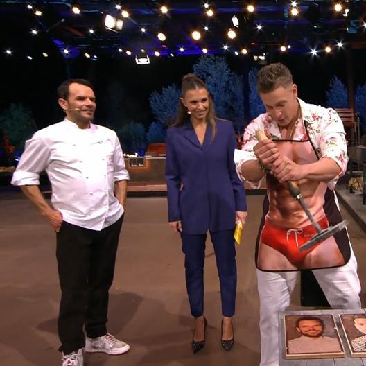 Calvin Kleinen grillt den Henssler