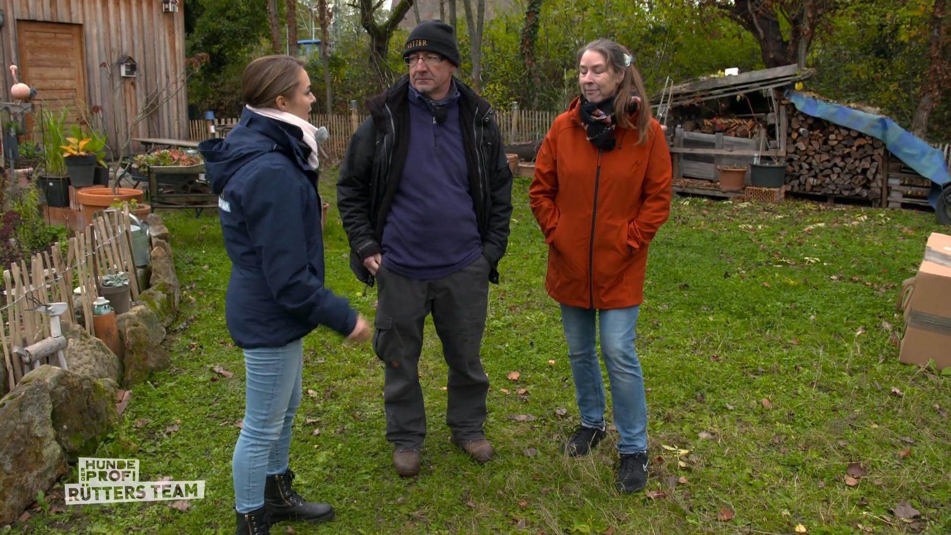 Hundetrainerin Sophie greift bei Bobby ein