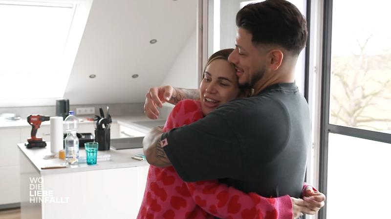 Gök und Rebecca bauen Möbel fürs Baby und finden zueinander zurück