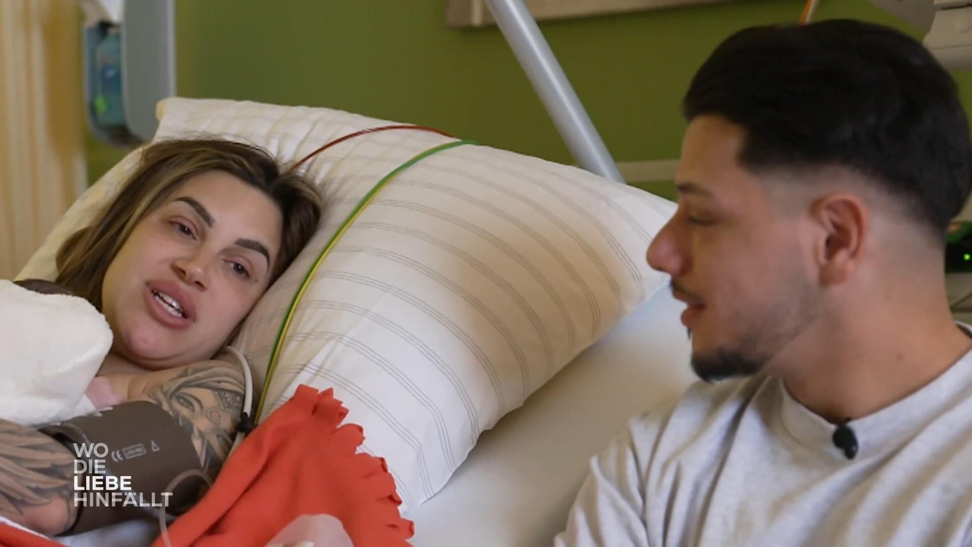 Mit dem Baby beginnt für Rebecca und Gök ein anderer Alltag
