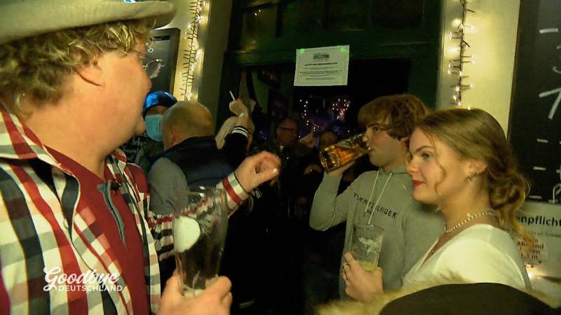 Jürgen feiert Abschiedsparty vor seiner Auswanderung