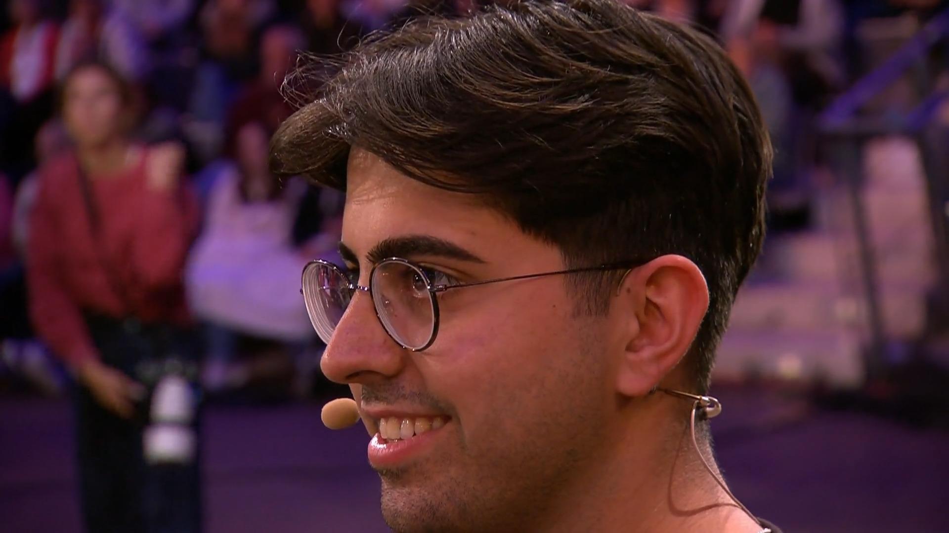 Howans Haare sorgen für Gesprächsstoff