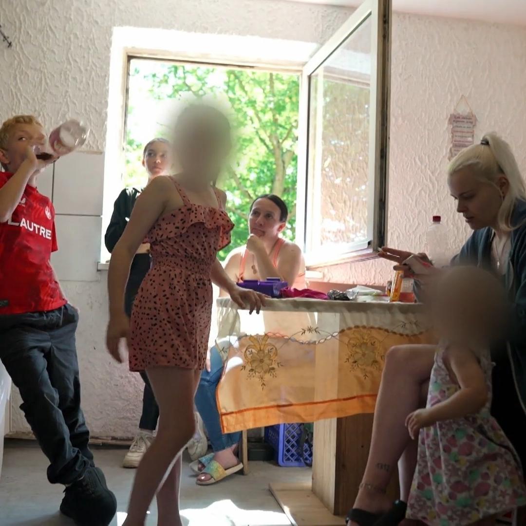 Julia wurde vom Jugendamt aus der Familie genommen