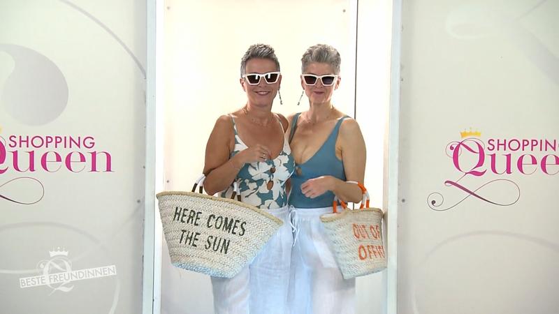 Christina und Birgit präsentieren ihren Strandlook