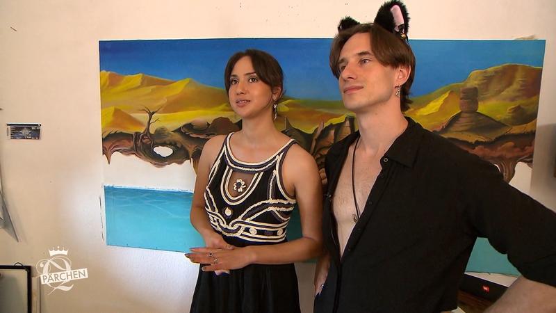 Model Jane startet mit „Hauskatze“ Matthias in die Shoppingtour