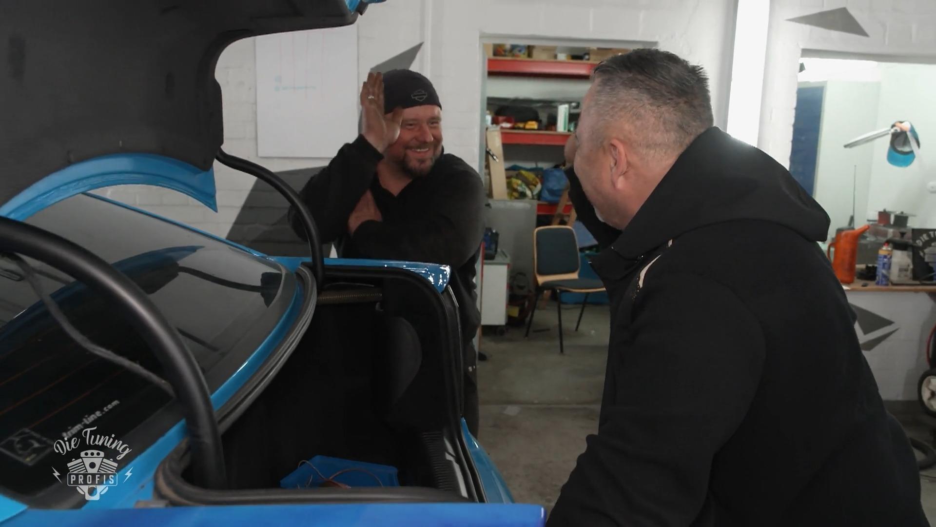 Die neue Anlage lässt den Opel beben – und die Profis tanzen mit