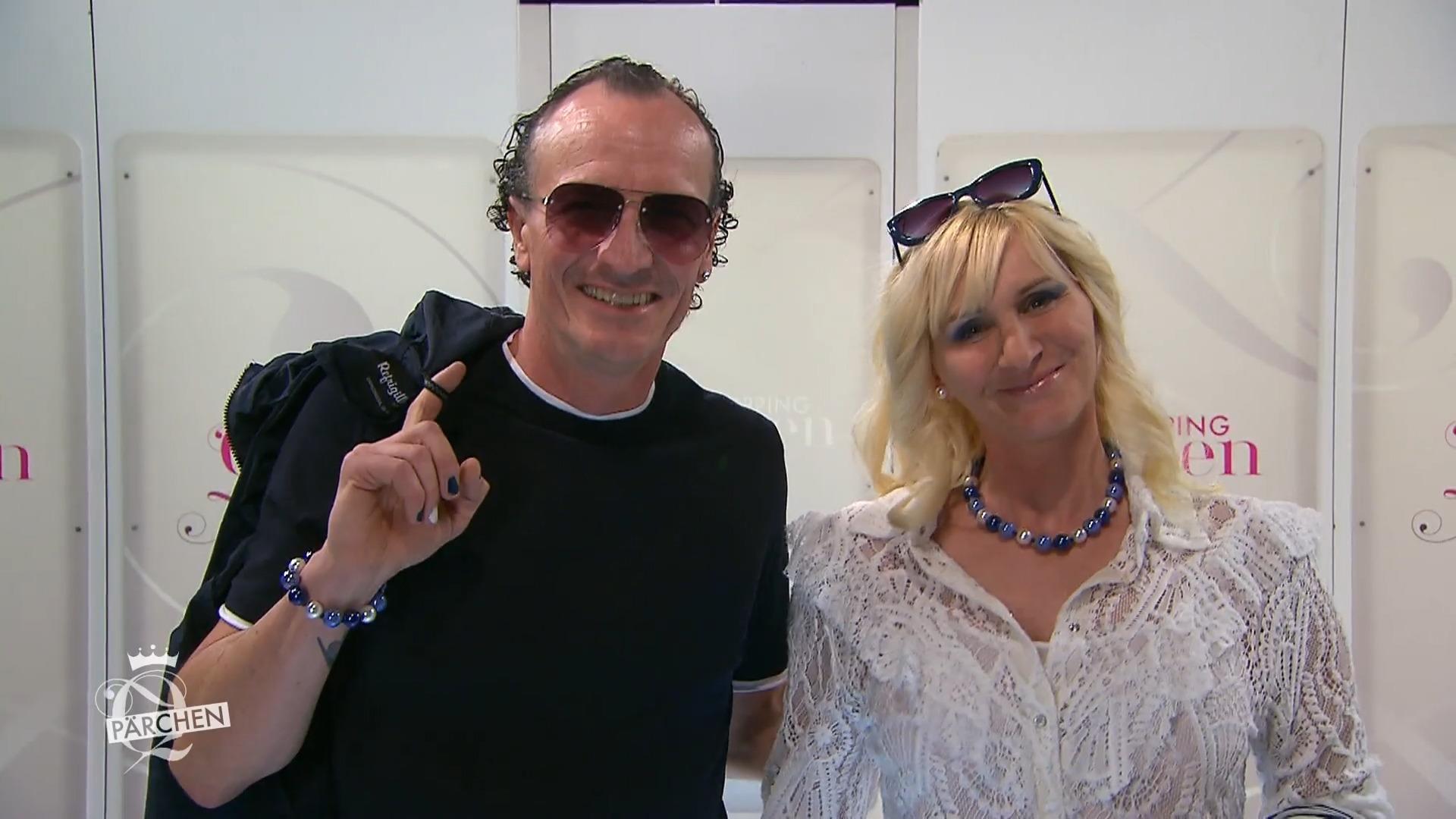Marianna und Michael setzen auf maritimen Schwarz-Weiß-Look