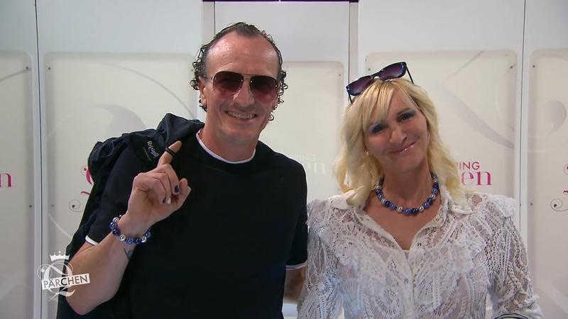 Marianna und Michael setzen auf maritimen Schwarz-Weiß-Look