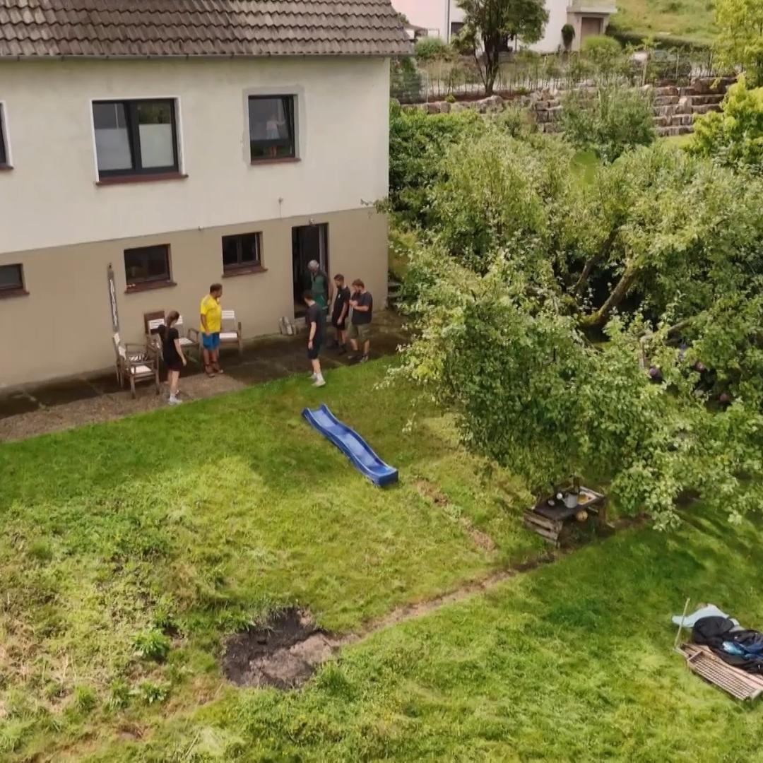 SiebenTage Vollgas im steilen Garten SiebenTage Vollgas im steilen Garten