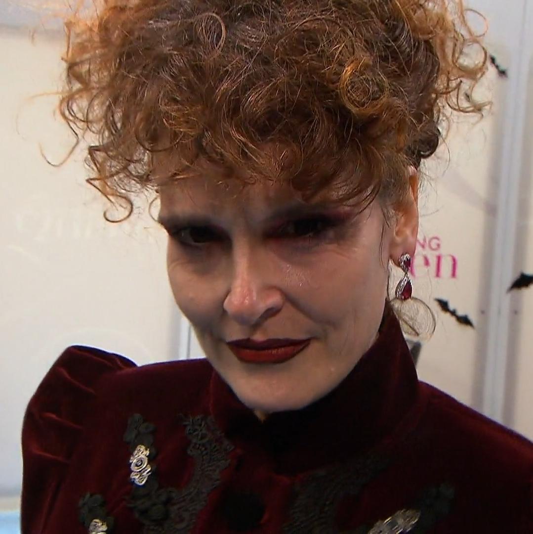 Alexa begeistert mit ihrem Halloween-Look Alexa begeistert mit ihrem Halloween-Look