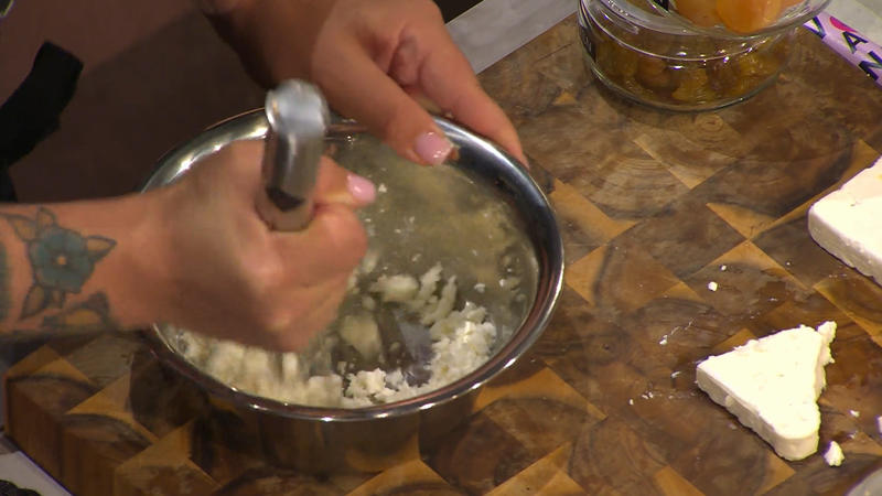 Lisa muss ein Dessert mit Feta kreieren