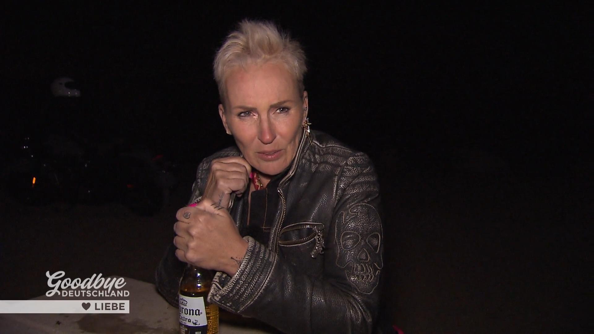 Nana hört Jeannine zu