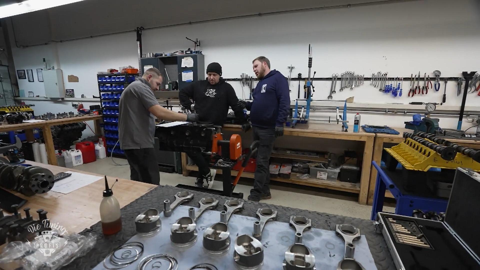 Felix’ BMW erstrahlt in Senfgelb