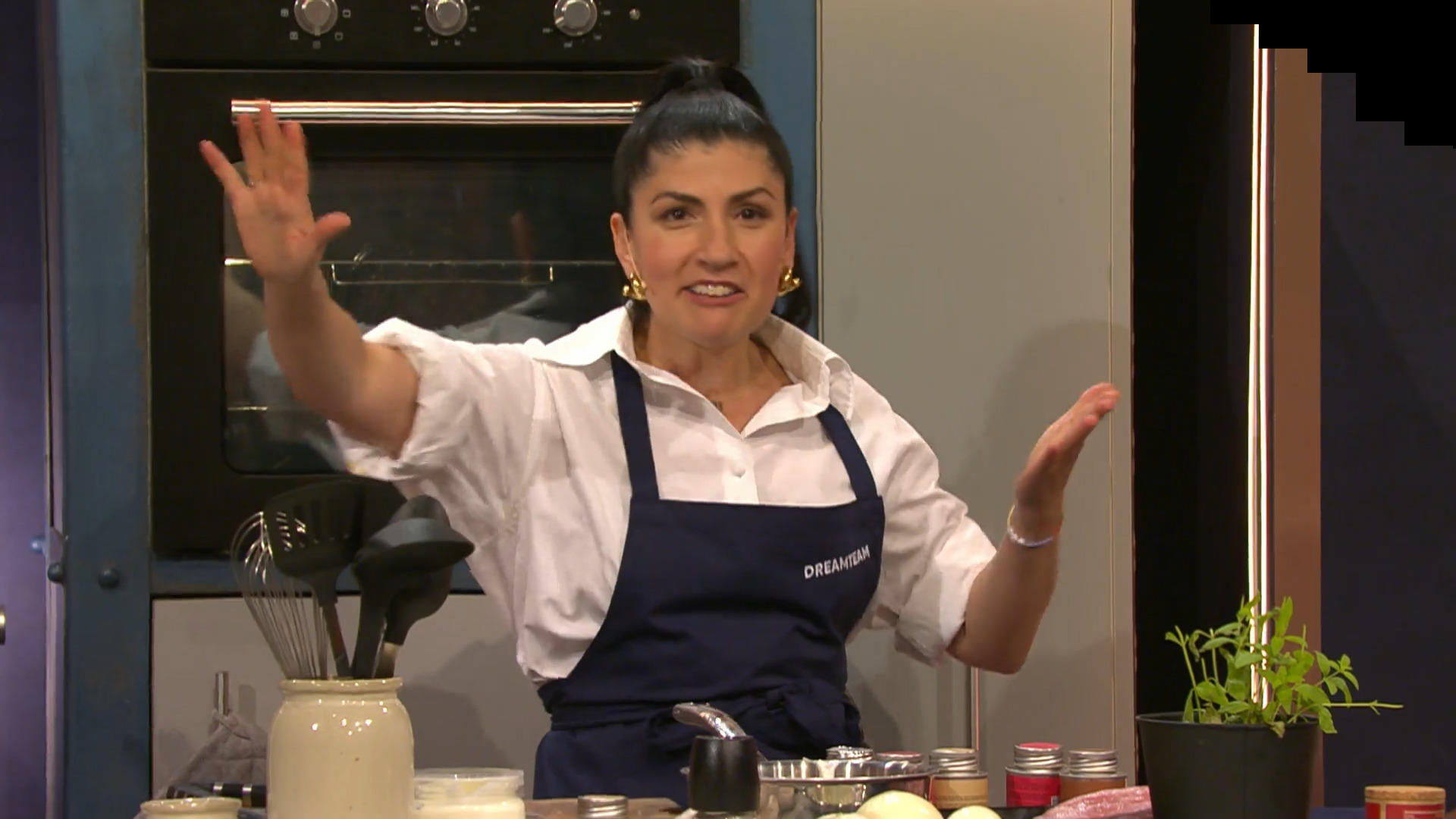 Elif Oskan klärt auf: DAS ist ein klassischer türkischer Döner