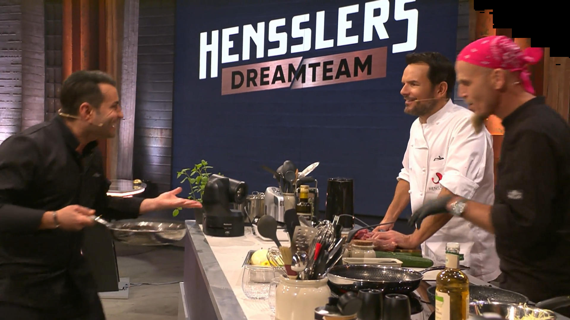 Ali ist begeistert von seiner Döner-Füllung