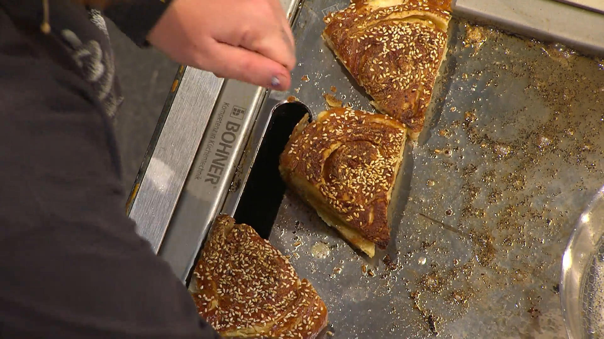 Team Elif serviert Döner "zum Selberfüllen"