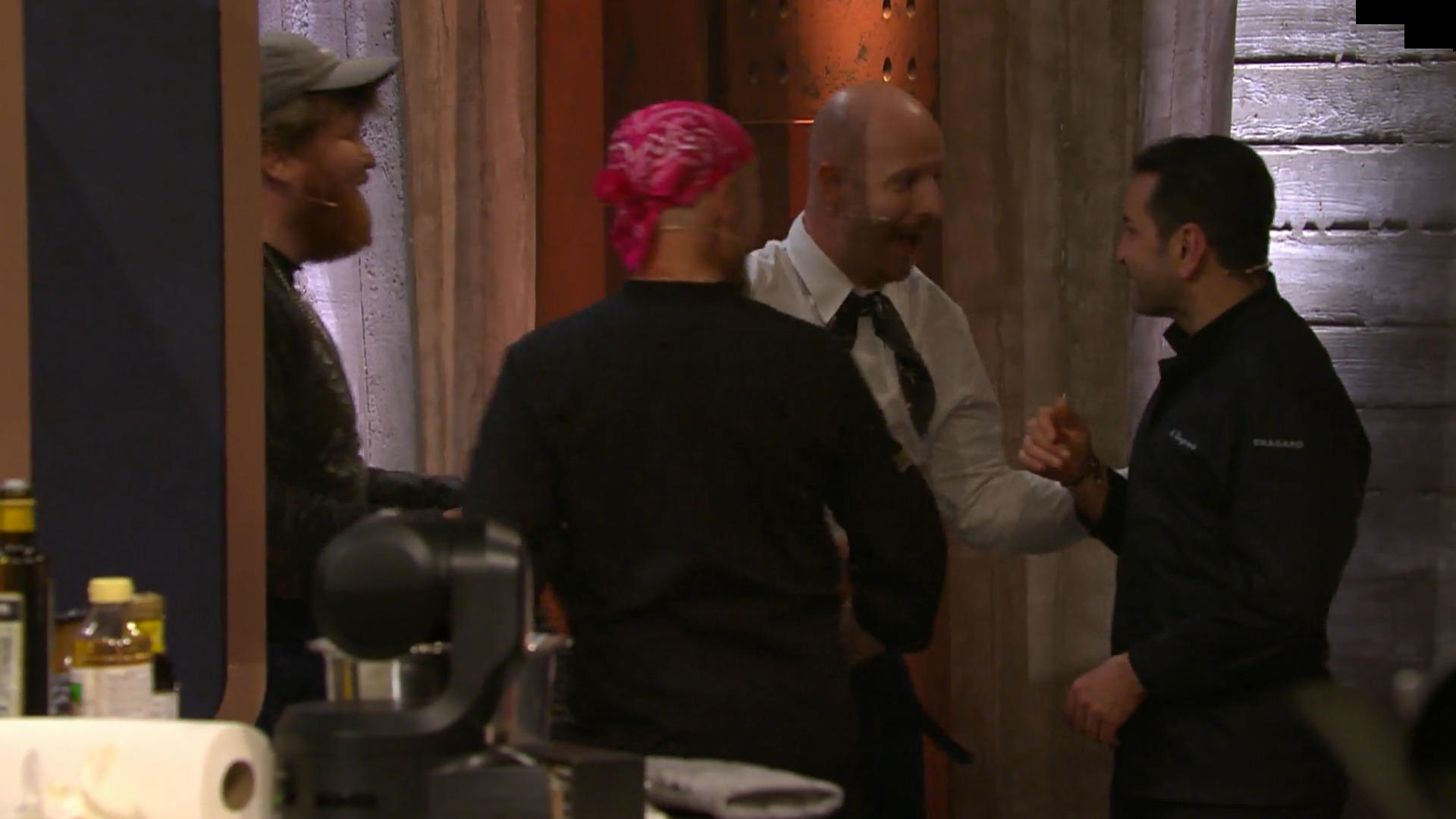 Handgreiflichkeiten?! Nee, Feierabendbier