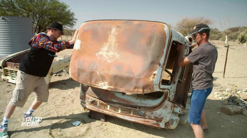 Ees und Onkel Fiedel restaurieren einen historischen VW Bulli