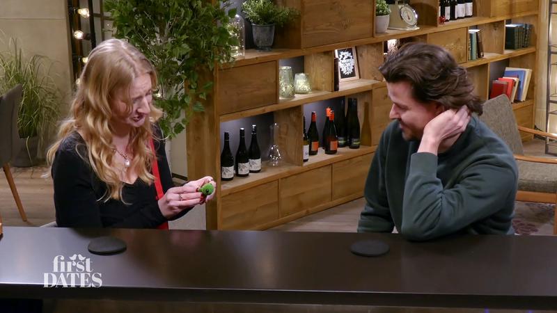 Benjamin bringt Schildkröte "Karl“ mit